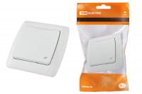 Розетка с крышкой 2П+З с защитными шторками 16А 250В белая "Онега" TDM