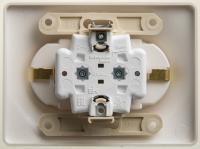 GLOSSA Перламутр Розетка 2-ая с/з 16А, в сборе