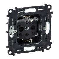 Legrand Valena Мех IN'MATIC Розетка с/з, со шторками, винт.зажим